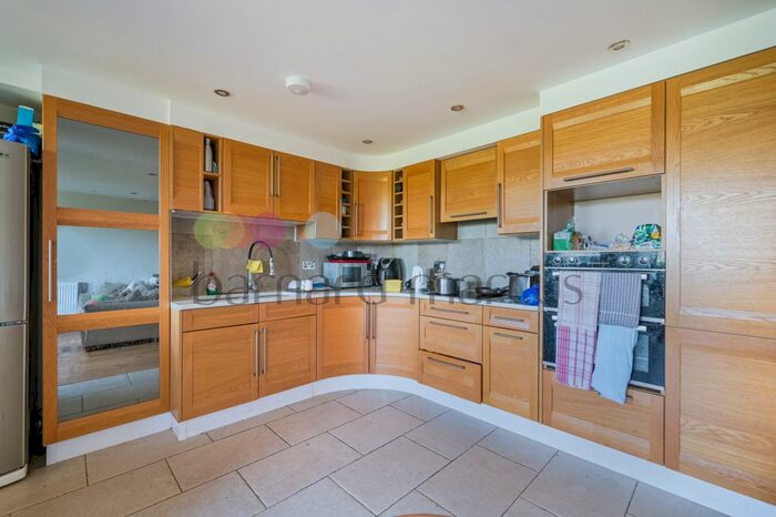 2 Bedroom Flat To Rent In Bibury Close, London, SE15