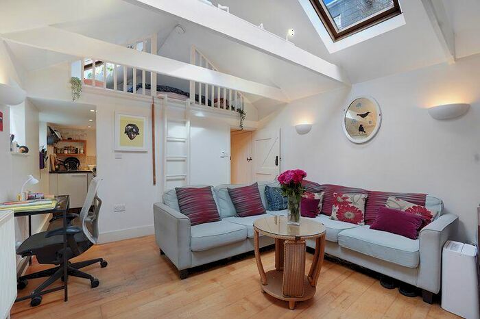 2 Bedroom Apartment To Rent In Wick Lane, Canterbury, CT5