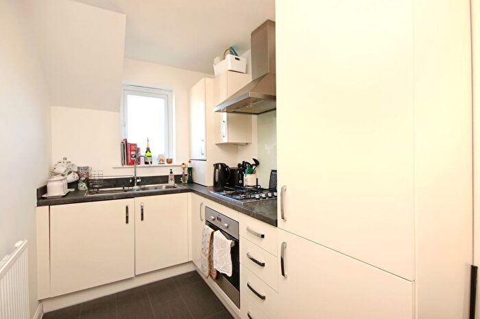 2 Bedroom Flat For Sale In Oak Dene Way, Waverley, S60