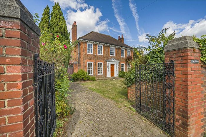 3 Bedroom Detached House For Sale In Presburg Road, New Malden, KT3