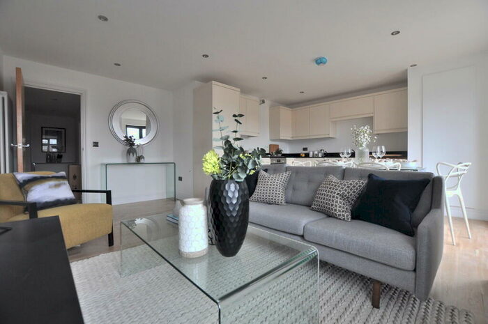 2 Bedroom Apartment To Rent In Hoxton Street, London, N1