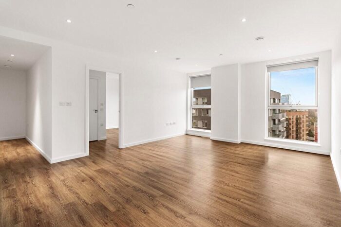 2 Bedroom Apartment To Rent In Silvertown Way, London, E16