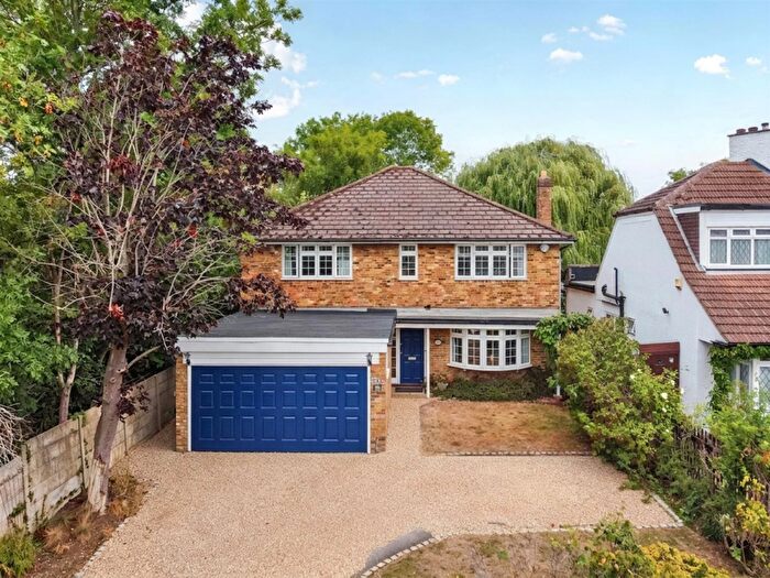 4 Bedroom Detached House For Sale In Howletts Lane, Ruislip, HA4