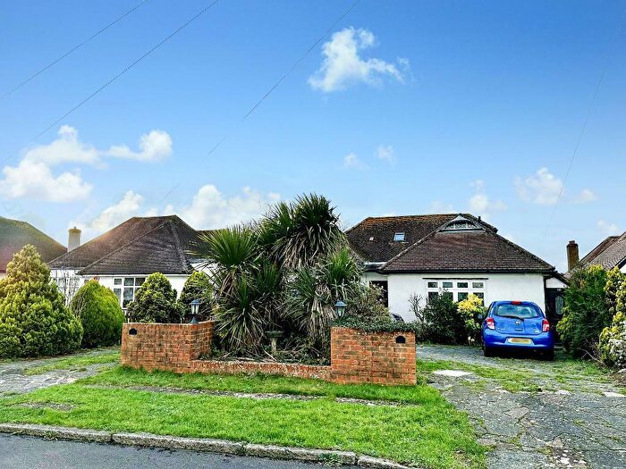 5 Bedroom Detached House For Sale In Mitchley View, Sanderstead, Surrey, CR2