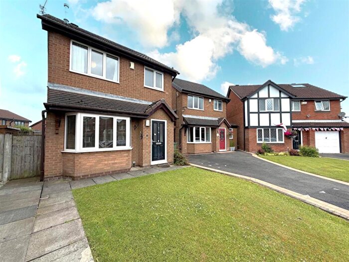 3 Bedroom Detached House For Sale In Aspen Close, Westhoughton, Bolton, BL5