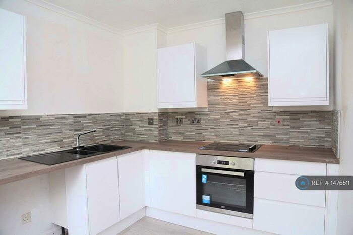 2 Bedroom Flat To Rent In Hazelmoor, Hebburn, NE31