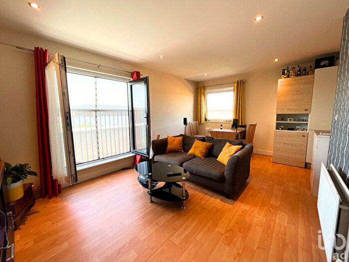 1 Bedroom Flat For Sale In Autumn Court, Romford, RM7