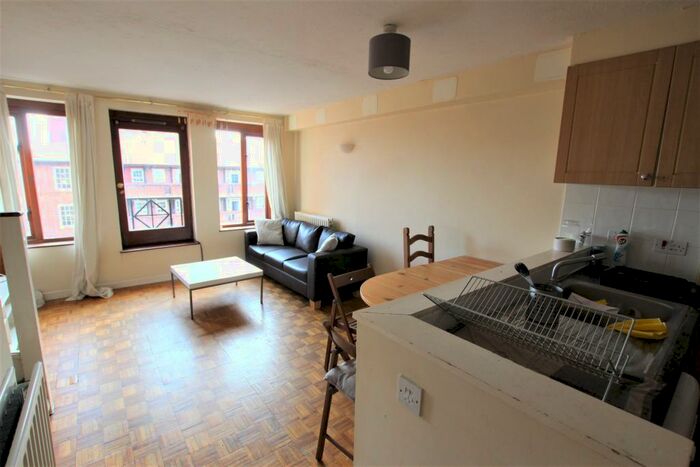 3 Bedroom Apartment To Rent In Discovery Walk, London, Greater London, E1W