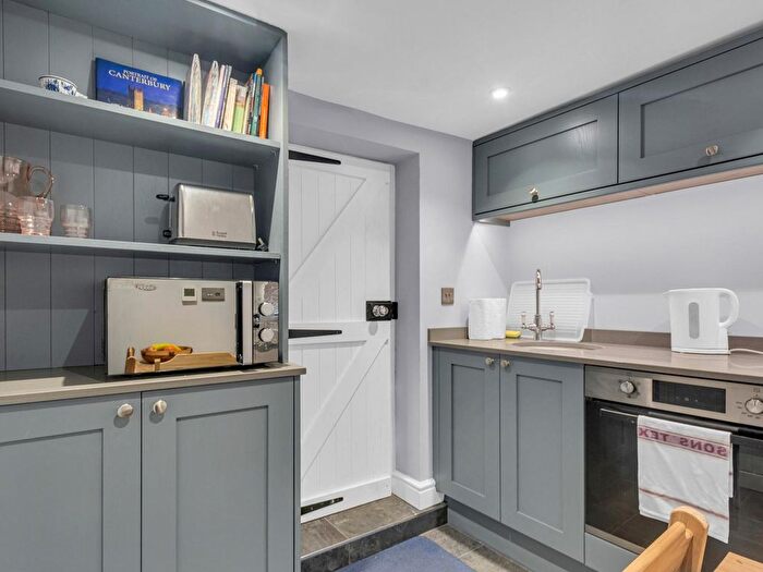 1 Bedroom Flat To Rent In City Of Canterbury, CT1