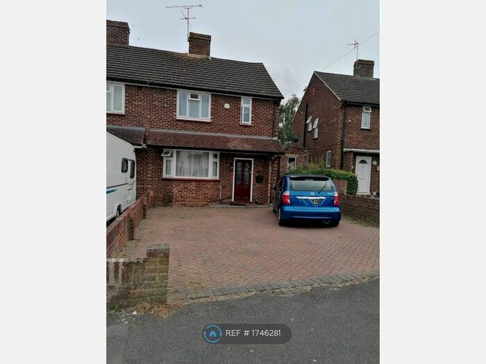 4 Bedroom Semi-Detached House To Rent In King Georges Drive, New Haw, Addlestone, KT15