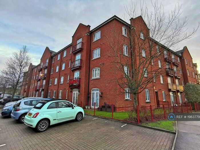 2 Bedroom Flat To Rent In Barnshaw House, Aylesbury, HP21