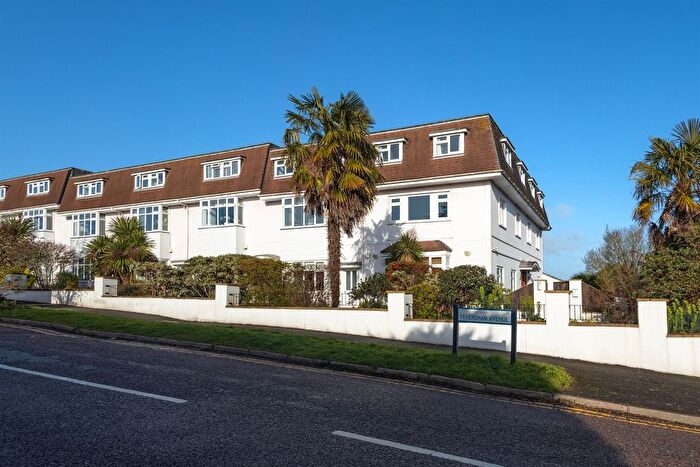 2 Bedroom Flat For Sale In Feversham Avenue, Bournemouth, BH8