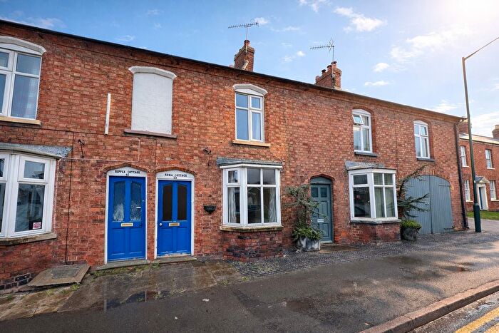 2 Bedroom Property To Rent In Warwick Road, Wellesbourne, Warwick, CV35