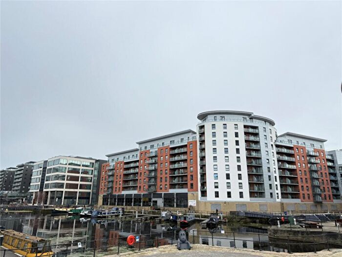 2 Bedroom Penthouse For Sale In Mackenzie House, Chadwick Street, Leeds, LS10