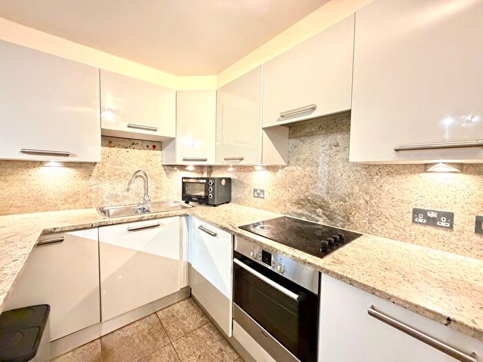 2 Bedroom Flat To Rent In Stuart Tower, Maida Vale, London, W9
