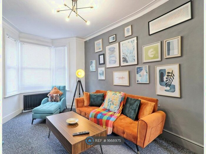 2 Bedroom Terraced House To Rent In Bournemouth Park Road, Southend-On-Sea, SS2