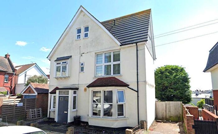 2 Bedroom Apartment To Rent In Leigh On Sea, SS9