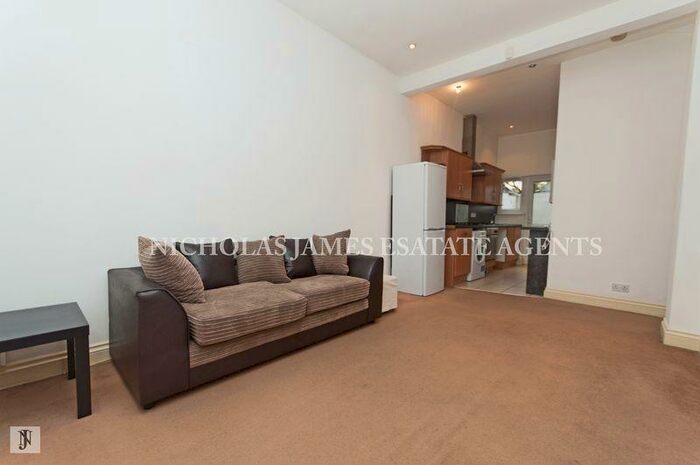 3 Bedroom Terraced House To Rent In Finsbury Road, Wood Green London, N22