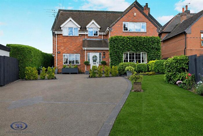 4 Bedroom Detached House For Sale In A West Avenue, Weston, Crewe, CW2