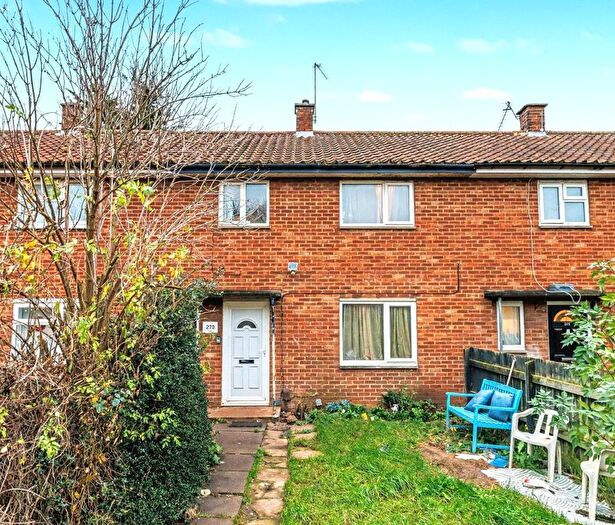 3 Bedroom Terraced House For Sale In Broadmead Avenue, Northampton, NN3