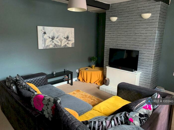 2 Bedroom Terraced House To Rent In Oldham Road, Ripponden, Sowerby Bridge, HX6