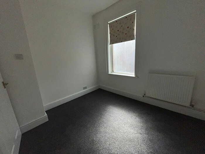 3 Bedroom Flat To Rent In Warbreck Drive, Blackpool, Lancashire, FY2