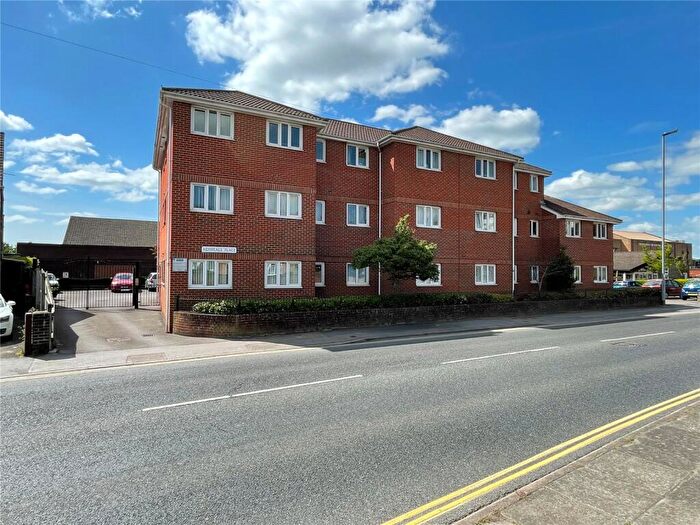 2 Bedroom Apartment For Sale In Havant Road, Cosham, Portsmouth, Hampshire, PO6