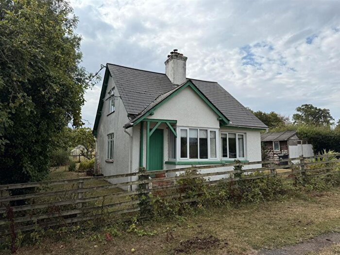 2 Bedroom Detached House To Rent In Exeter Hill, Tiverton, EX16