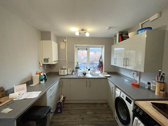 2 Bedroom Flat To Rent In Glover Road, Sutton Coldfield, B75