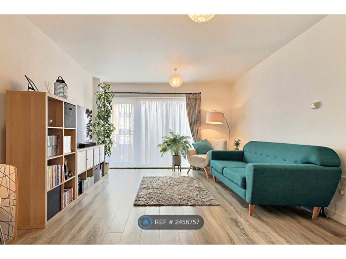 1 Bedroom Flat To Rent In Woodall Court, Croydon, CR0