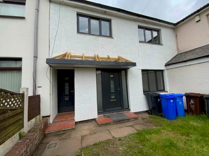 3 Bedroom Property To Rent In Clough End Road, Hyde, SK14