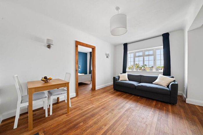 2 Bedroom Flat For Sale In Barnes High Street, Seaforth Lodge Barnes High Street, SW13