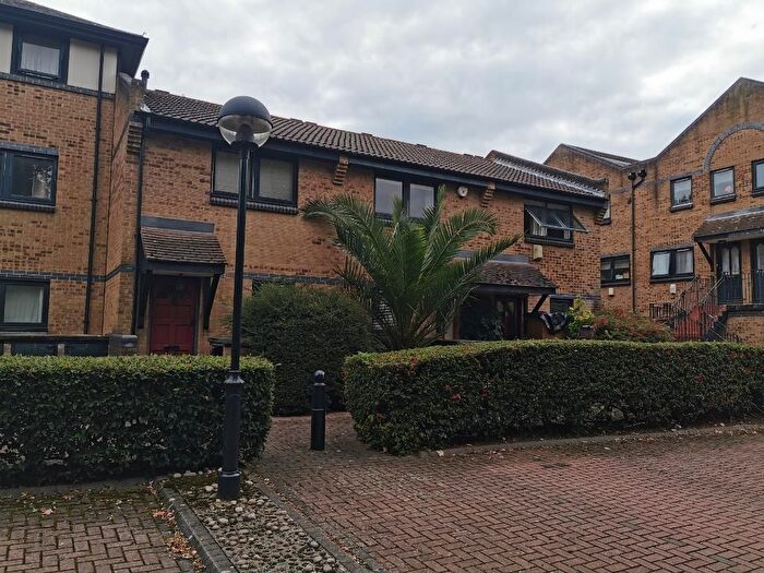2 Bedroom Terraced House For Sale In Undine Road, Canary Wharf, London, E14