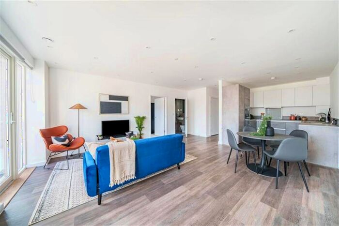 2 Bedroom Flat To Rent In Bed, Nd Floor Dunlin At Pelican House In Fresh Wharf, IG11