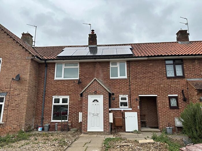 3 Bedroom End Of Terrace House To Rent In Colne Close, Bicester, OX26