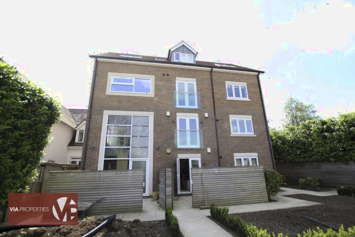 2 Bedroom Apartment To Rent In Nazeing New Road, Broxbourne, EN10