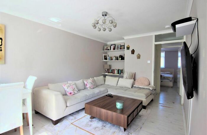 1 Bedroom Flat To Rent In Haslemere Court, Holmleigh Road Estates, London, N16