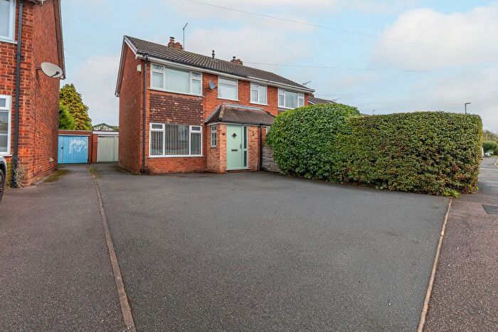 3 Bedroom Semi-Detached House For Sale In Ashtree Road, Barton-Under-Needwood, DE13