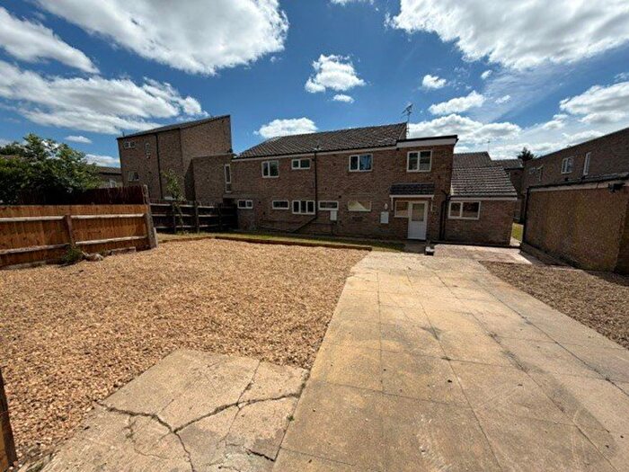 3 Bedroom Flat To Rent In Ripley Walk, Corby, NN18