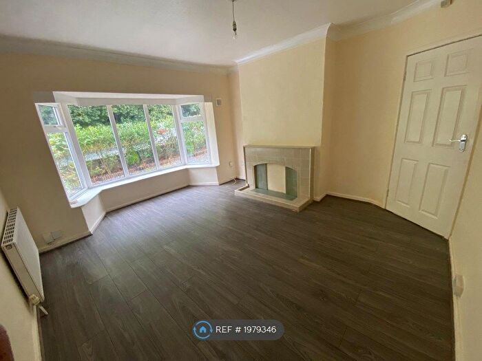 2 Bedroom Bungalow To Rent In Avondale Road, Shipley, BD18