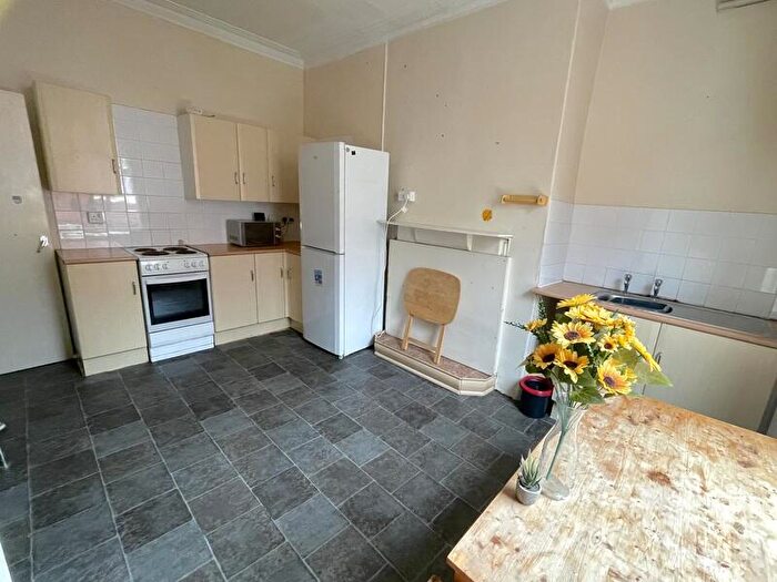4 Bedroom Terraced House To Rent In Delph Mount, Woodhouse, Leeds, LS6