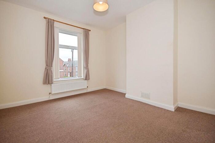 3 Bedroom Terraced House For Sale In Tapton View Road, Stonegravels, Chesterfield, S41