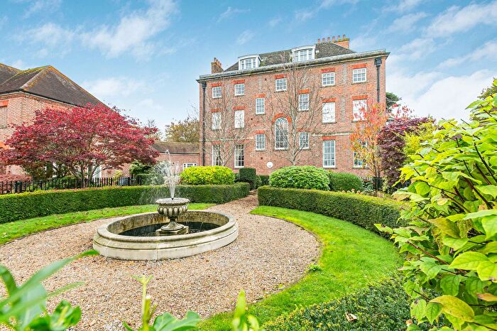 2 Bedroom Penthouse For Sale In Springfield Park, North Parade, Horsham., RH12