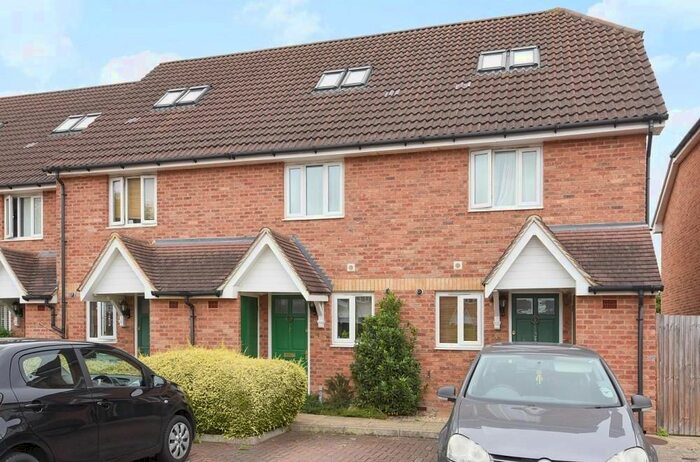 3 Bedroom Terraced House To Rent In Isabella Place, Kingston Upon Thames, KT2