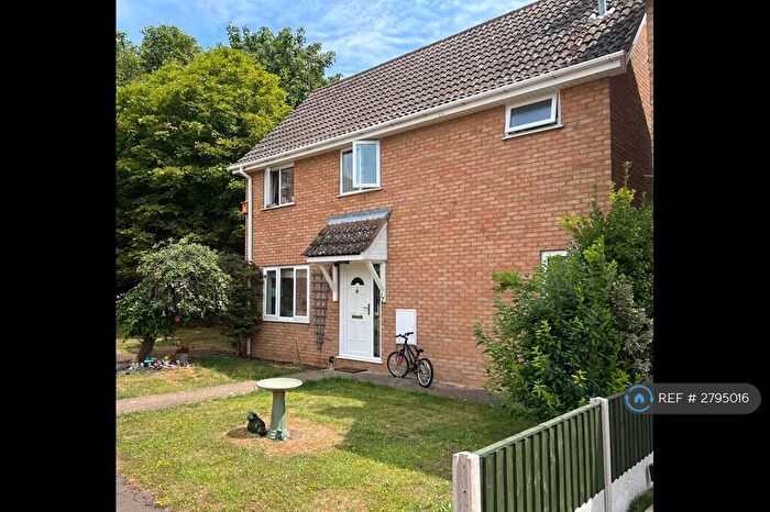4 Bedroom Detached House To Rent In Huntsmans Way, Bedford, MK44