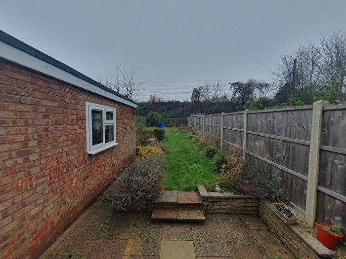 2 Bedroom Detached House For Sale In Harlington, Dunstable, LU5