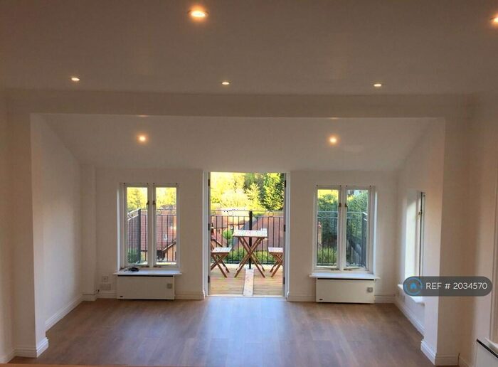 1 Bedroom Flat To Rent In College Lane, East Grinstead, RH19