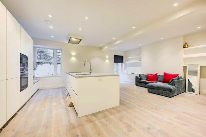 2 Bedroom Flat To Rent In Collingham Road, South Kensington, London, SW5