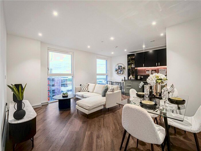 1 Bedroom Flat To Rent In Eden Grove, Staines Upon Thames, TW18