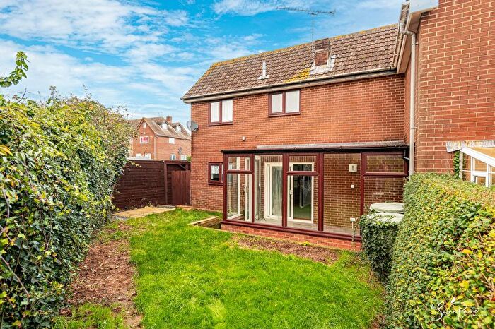 2 Bedroom End Of Terrace House For Sale In Jeals Lane, Sandown, PO36